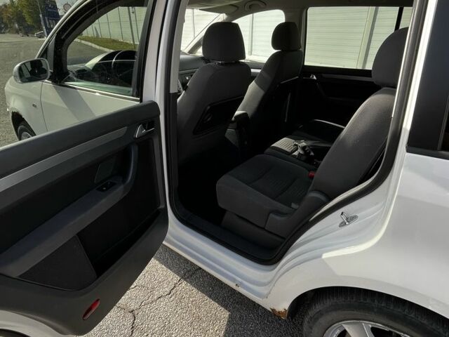 Білий Фольксваген Туран, об'ємом двигуна 1.4 л та пробігом 197 тис. км за 6300 $, фото 16 на Automoto.ua