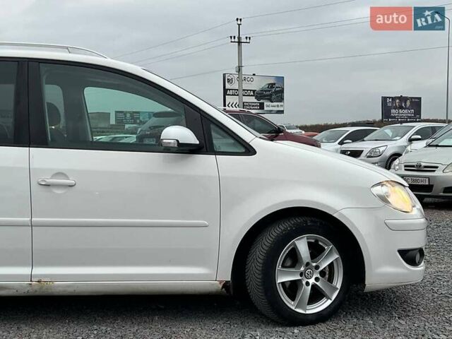Білий Фольксваген Туран, об'ємом двигуна 1.4 л та пробігом 197 тис. км за 6490 $, фото 10 на Automoto.ua