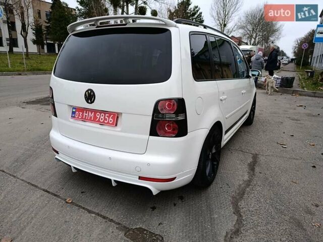 Белый Фольксваген Туран, объемом двигателя 1.6 л и пробегом 187 тыс. км за 6999 $, фото 7 на Automoto.ua