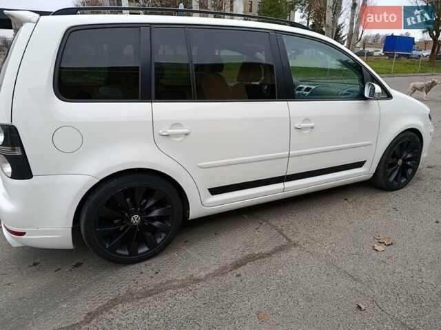 Белый Фольксваген Туран, объемом двигателя 1.6 л и пробегом 187 тыс. км за 6999 $, фото 9 на Automoto.ua