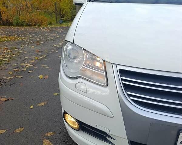 Белый Фольксваген Туран, объемом двигателя 1.4 л и пробегом 182 тыс. км за 8400 $, фото 14 на Automoto.ua