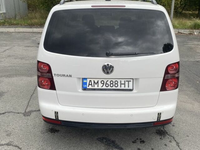 Белый Фольксваген Туран, объемом двигателя 1.4 л и пробегом 198 тыс. км за 6000 $, фото 7 на Automoto.ua