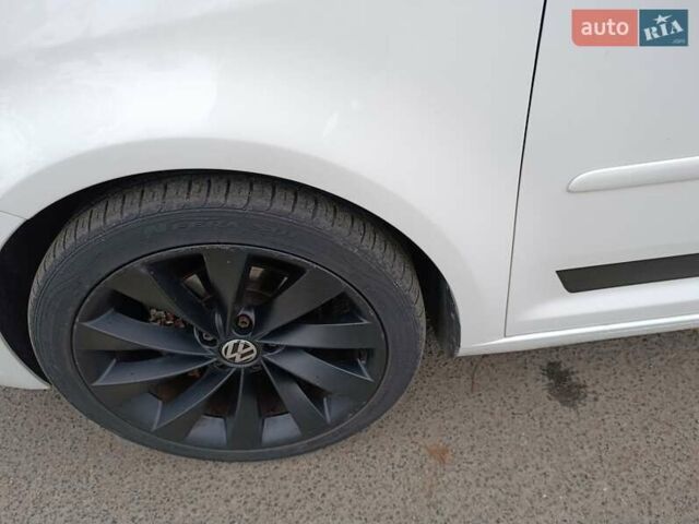 Белый Фольксваген Туран, объемом двигателя 1.6 л и пробегом 187 тыс. км за 6999 $, фото 18 на Automoto.ua