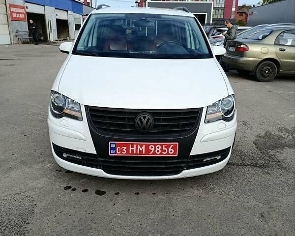 Белый Фольксваген Туран, объемом двигателя 1.6 л и пробегом 186 тыс. км за 7800 $, фото 8 на Automoto.ua