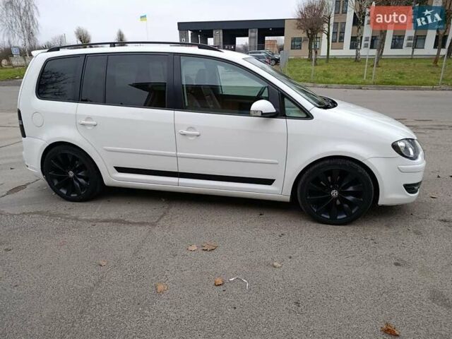Белый Фольксваген Туран, объемом двигателя 1.6 л и пробегом 187 тыс. км за 6999 $, фото 10 на Automoto.ua