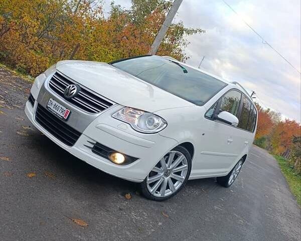 Белый Фольксваген Туран, объемом двигателя 1.4 л и пробегом 182 тыс. км за 8400 $, фото 3 на Automoto.ua