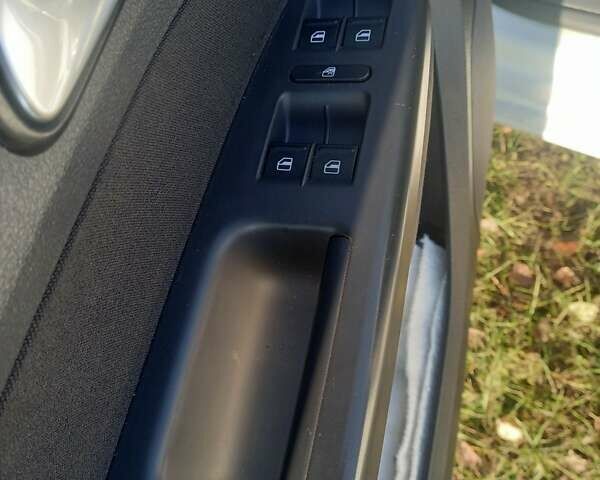 Белый Фольксваген Туран, объемом двигателя 1.39 л и пробегом 316 тыс. км за 8000 $, фото 6 на Automoto.ua