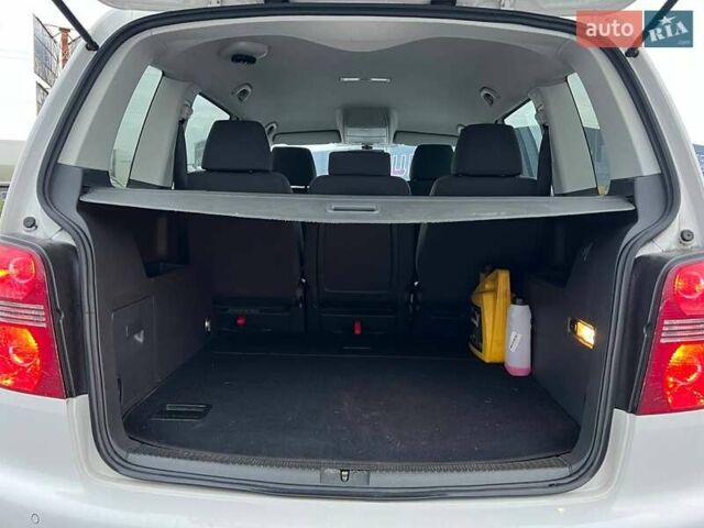 Білий Фольксваген Туран, об'ємом двигуна 1.4 л та пробігом 197 тис. км за 6490 $, фото 38 на Automoto.ua