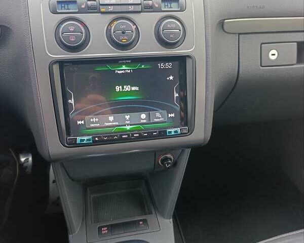 Белый Фольксваген Туран, объемом двигателя 1.4 л и пробегом 182 тыс. км за 8400 $, фото 29 на Automoto.ua