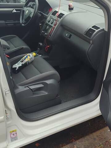 Белый Фольксваген Туран, объемом двигателя 1.39 л и пробегом 186 тыс. км за 8850 $, фото 10 на Automoto.ua