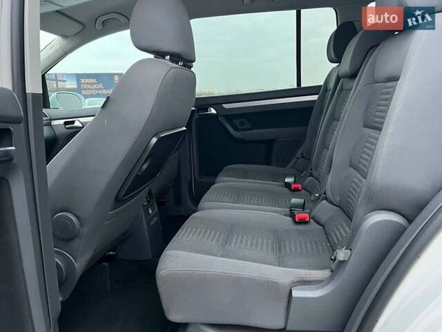 Білий Фольксваген Туран, об'ємом двигуна 1.4 л та пробігом 197 тис. км за 6490 $, фото 35 на Automoto.ua