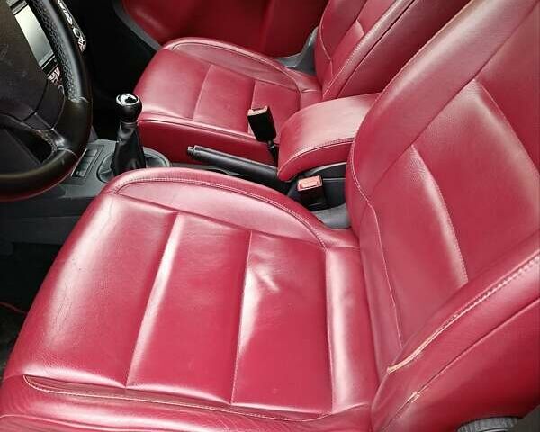 Белый Фольксваген Туран, объемом двигателя 1.6 л и пробегом 187 тыс. км за 6999 $, фото 44 на Automoto.ua