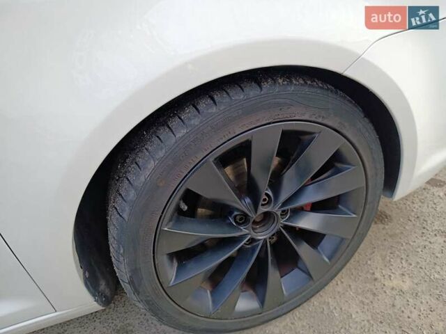 Белый Фольксваген Туран, объемом двигателя 1.6 л и пробегом 186 тыс. км за 7800 $, фото 30 на Automoto.ua