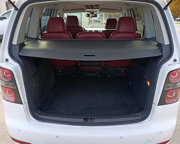 Белый Фольксваген Туран, объемом двигателя 1.6 л и пробегом 186 тыс. км за 7800 $, фото 45 на Automoto.ua