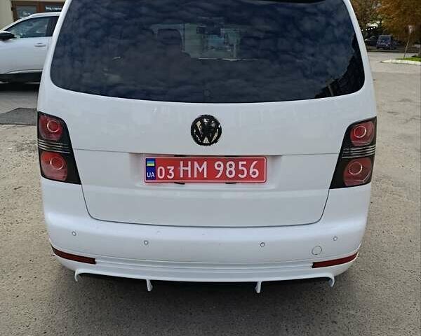 Белый Фольксваген Туран, объемом двигателя 1.6 л и пробегом 186 тыс. км за 7800 $, фото 10 на Automoto.ua