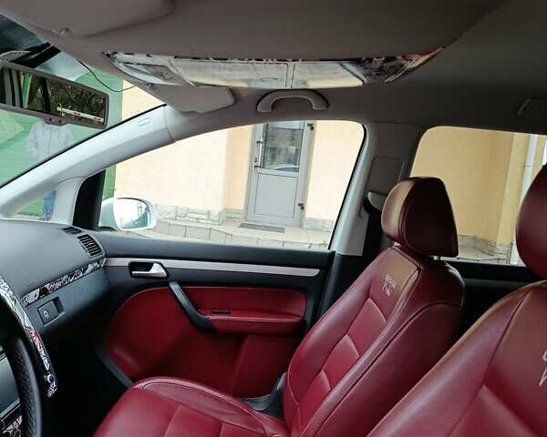 Белый Фольксваген Туран, объемом двигателя 1.6 л и пробегом 187 тыс. км за 6999 $, фото 42 на Automoto.ua