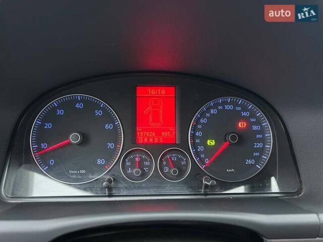 Білий Фольксваген Туран, об'ємом двигуна 1.4 л та пробігом 197 тис. км за 6490 $, фото 20 на Automoto.ua