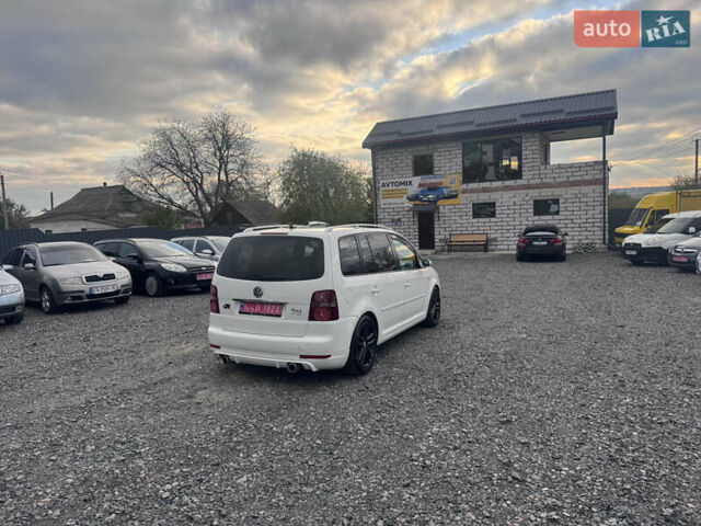 Білий Фольксваген Туран, об'ємом двигуна 1.6 л та пробігом 200 тис. км за 8700 $, фото 17 на Automoto.ua