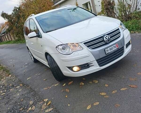 Белый Фольксваген Туран, объемом двигателя 1.4 л и пробегом 182 тыс. км за 8400 $, фото 7 на Automoto.ua