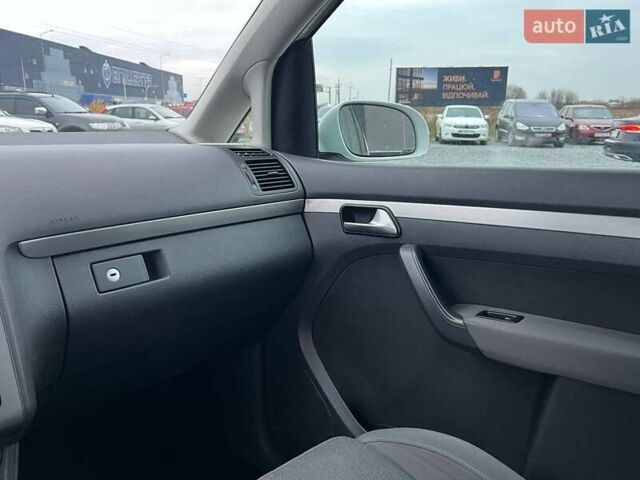 Білий Фольксваген Туран, об'ємом двигуна 1.4 л та пробігом 197 тис. км за 6490 $, фото 30 на Automoto.ua