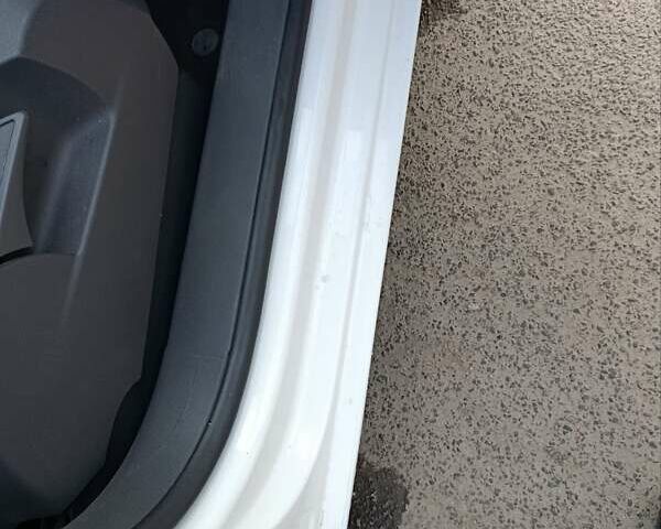 Белый Фольксваген Туран, объемом двигателя 1.6 л и пробегом 186 тыс. км за 7800 $, фото 35 на Automoto.ua