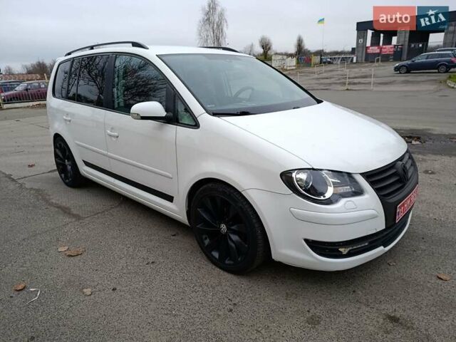 Белый Фольксваген Туран, объемом двигателя 1.6 л и пробегом 187 тыс. км за 6999 $, фото 11 на Automoto.ua