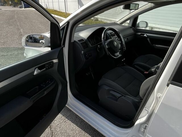 Білий Фольксваген Туран, об'ємом двигуна 1.4 л та пробігом 197 тис. км за 6300 $, фото 12 на Automoto.ua