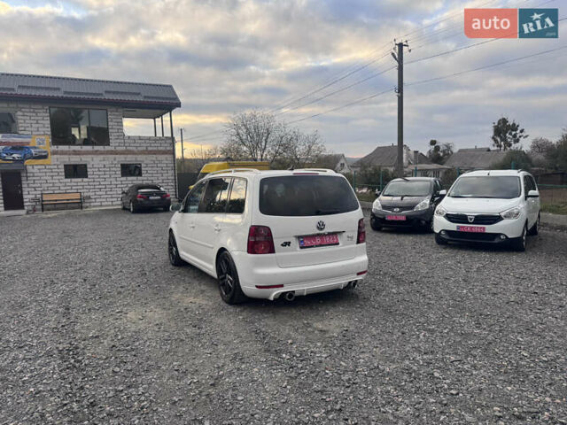 Білий Фольксваген Туран, об'ємом двигуна 1.6 л та пробігом 200 тис. км за 8700 $, фото 10 на Automoto.ua
