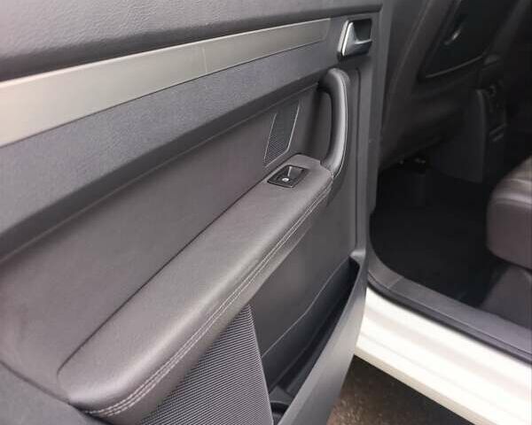 Белый Фольксваген Туран, объемом двигателя 1.4 л и пробегом 182 тыс. км за 8400 $, фото 50 на Automoto.ua