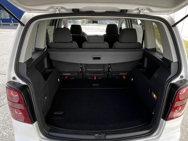 Білий Фольксваген Туран, об'ємом двигуна 1.4 л та пробігом 197 тис. км за 6300 $, фото 19 на Automoto.ua