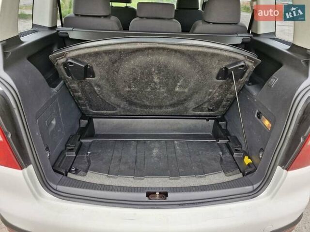 Белый Фольксваген Туран, объемом двигателя 1.39 л и пробегом 408 тыс. км за 5699 $, фото 22 на Automoto.ua