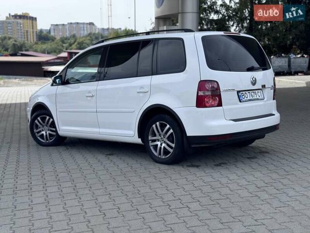 Білий Фольксваген Туран, об'ємом двигуна 1.4 л та пробігом 282 тис. км за 5700 $, фото 38 на Automoto.ua