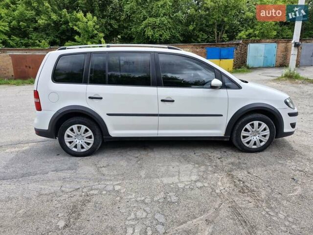 Белый Фольксваген Туран, объемом двигателя 1.39 л и пробегом 408 тыс. км за 5899 $, фото 10 на Automoto.ua