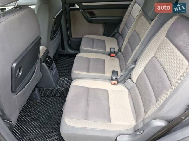 Белый Фольксваген Туран, объемом двигателя 1.39 л и пробегом 408 тыс. км за 5699 $, фото 17 на Automoto.ua