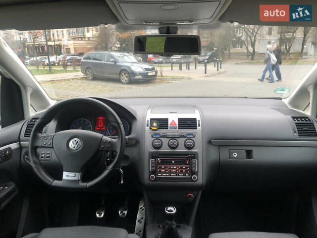 Білий Фольксваген Туран, об'ємом двигуна 1.4 л та пробігом 230 тис. км за 7000 $, фото 14 на Automoto.ua