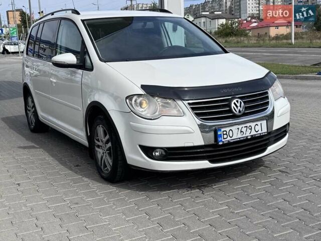 Білий Фольксваген Туран, об'ємом двигуна 1.4 л та пробігом 282 тис. км за 5700 $, фото 61 на Automoto.ua