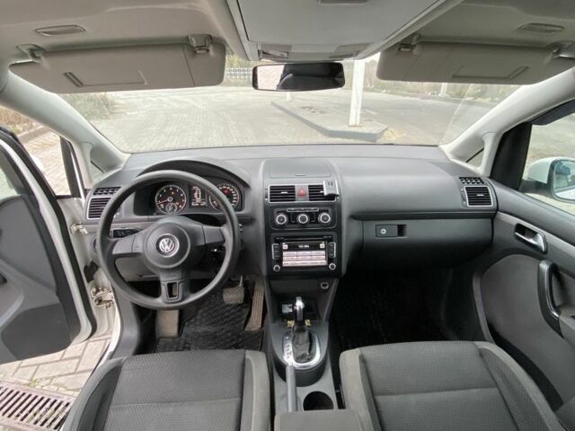 Білий Фольксваген Туран, об'ємом двигуна 1.4 л та пробігом 183 тис. км за 5500 $, фото 8 на Automoto.ua