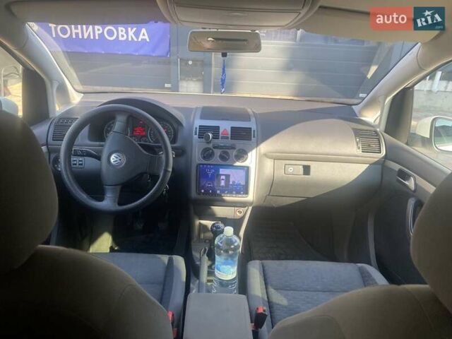 Белый Фольксваген Туран, объемом двигателя 1.39 л и пробегом 260 тыс. км за 7700 $, фото 6 на Automoto.ua
