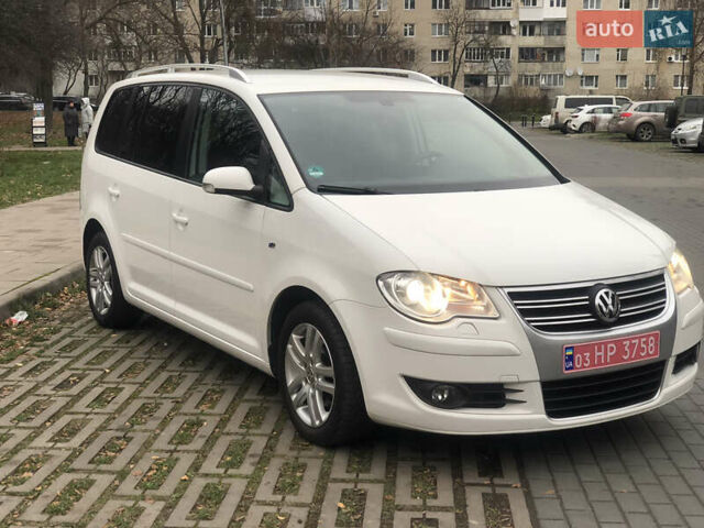 Білий Фольксваген Туран, об'ємом двигуна 1.4 л та пробігом 230 тис. км за 7000 $, фото 1 на Automoto.ua