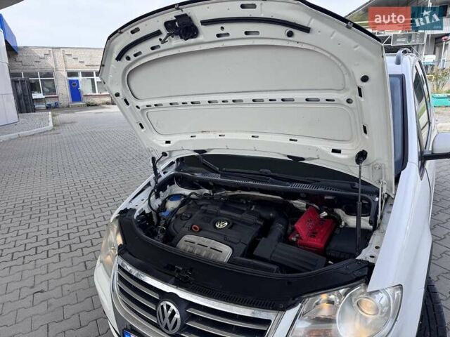 Білий Фольксваген Туран, об'ємом двигуна 1.4 л та пробігом 282 тис. км за 5700 $, фото 45 на Automoto.ua