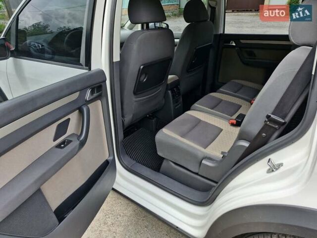 Белый Фольксваген Туран, объемом двигателя 1.39 л и пробегом 408 тыс. км за 5699 $, фото 16 на Automoto.ua