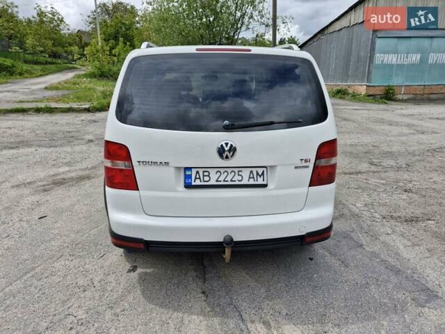 Белый Фольксваген Туран, объемом двигателя 1.39 л и пробегом 408 тыс. км за 5699 $, фото 5 на Automoto.ua