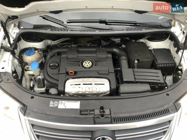 Білий Фольксваген Туран, об'ємом двигуна 1.4 л та пробігом 230 тис. км за 7000 $, фото 10 на Automoto.ua