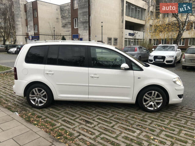 Білий Фольксваген Туран, об'ємом двигуна 1.4 л та пробігом 230 тис. км за 7000 $, фото 2 на Automoto.ua