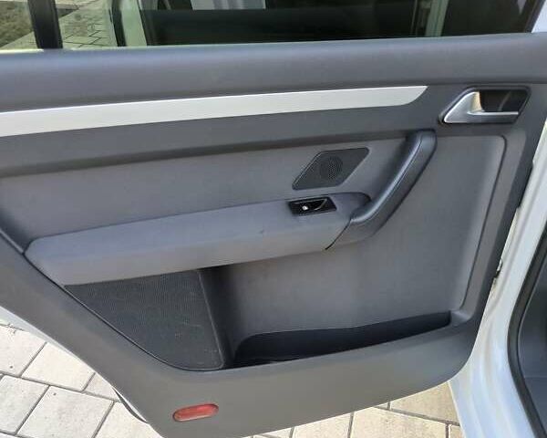 Белый Фольксваген Туран, объемом двигателя 1.39 л и пробегом 190 тыс. км за 9950 $, фото 19 на Automoto.ua