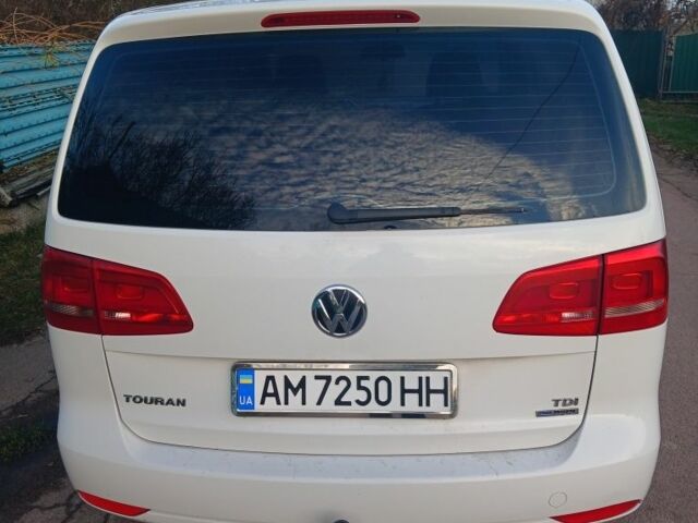 Білий Фольксваген Туран, об'ємом двигуна 1.6 л та пробігом 255 тис. км за 9300 $, фото 2 на Automoto.ua