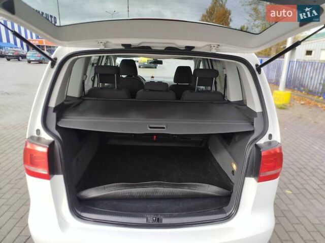 Білий Фольксваген Туран, об'ємом двигуна 1.4 л та пробігом 238 тис. км за 8800 $, фото 2 на Automoto.ua