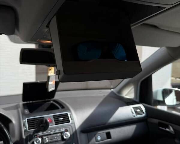 Белый Фольксваген Туран, объемом двигателя 1.97 л и пробегом 228 тыс. км за 10400 $, фото 22 на Automoto.ua