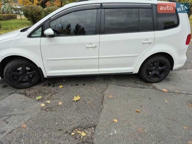 Білий Фольксваген Туран, об'ємом двигуна 1.4 л та пробігом 285 тис. км за 6000 $, фото 2 на Automoto.ua