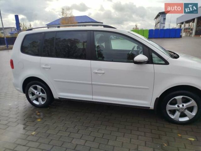 Білий Фольксваген Туран, об'ємом двигуна 1.4 л та пробігом 238 тис. км за 8800 $, фото 1 на Automoto.ua